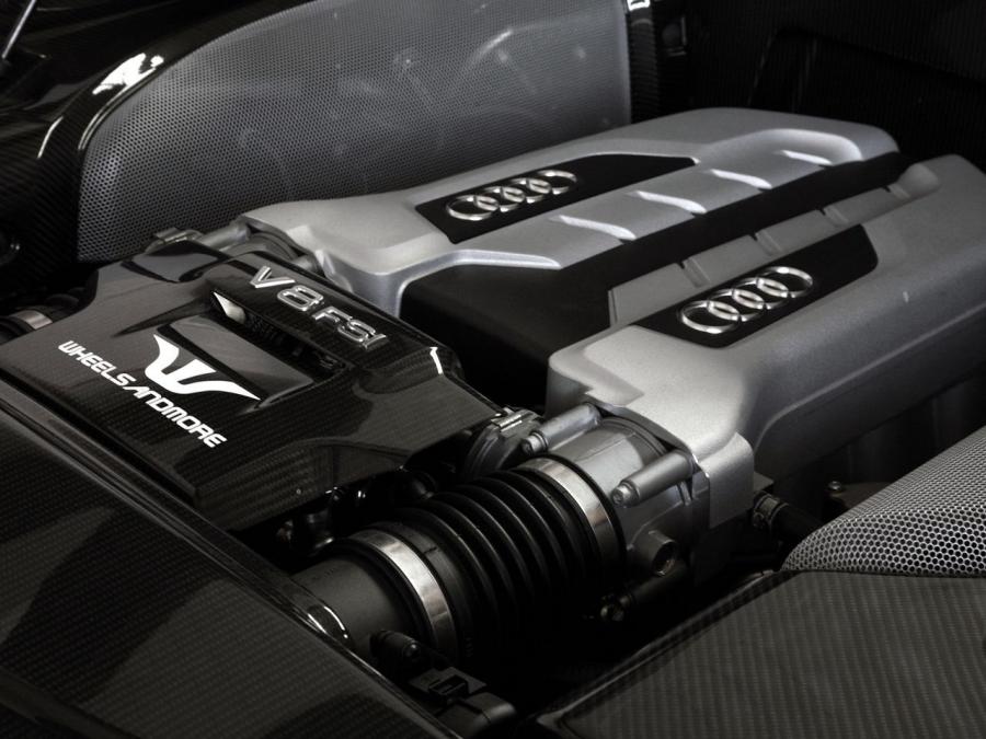 Моторный отсек Audi R8 by Wheelsandmore 2009 года  (фото 2 из 16)